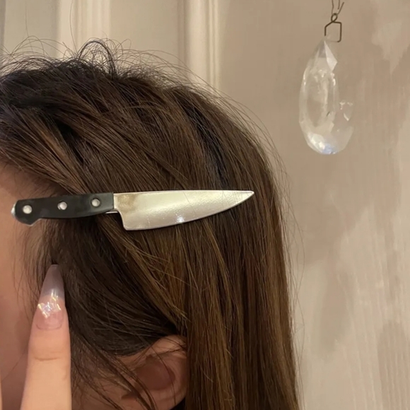 2 Butcher Knife Hairclips - Picture 4 of 16